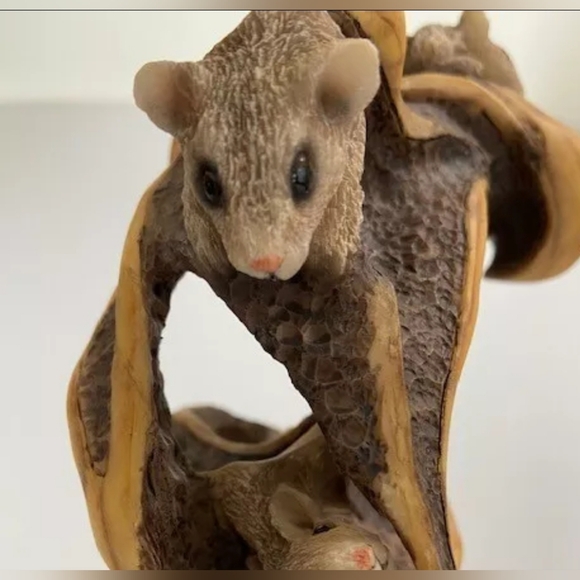 Mill Creek Studios 2000 Playhouse Mouse 7" Resin Signed By Desiree Hajny - Picture 2 of 7